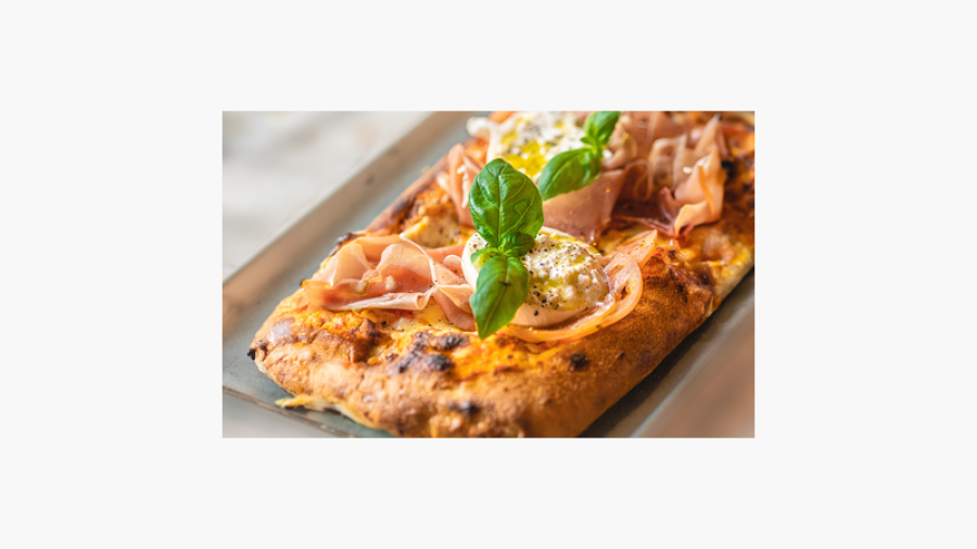 Pinsa serverad på Mauriziós   Foto: Hämtad från Mauriziós hemsida